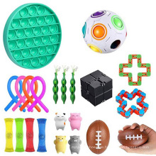 Kinder Anti -Stress -Fußball -Quadrierspielzeug Silikon Stressablastung Blasensensorische Spielzeuge Autismus Pop Pop Fidget Toys Set Set
